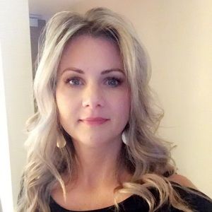 Meet your Posher, April